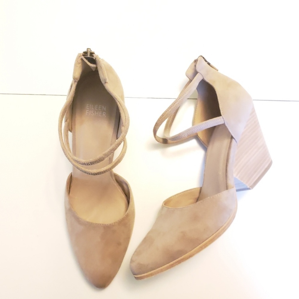 EILEEN FISHER Tilda Stacked Heel Suede Tan Taupe Pump Wedge Size 7.5